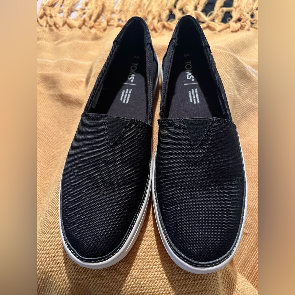 Toms